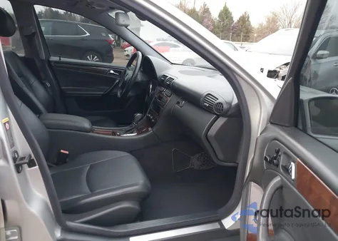 2003 Mercedes-Benz C 240 from USA, damaged, VIN WDBRF61JX3F351952